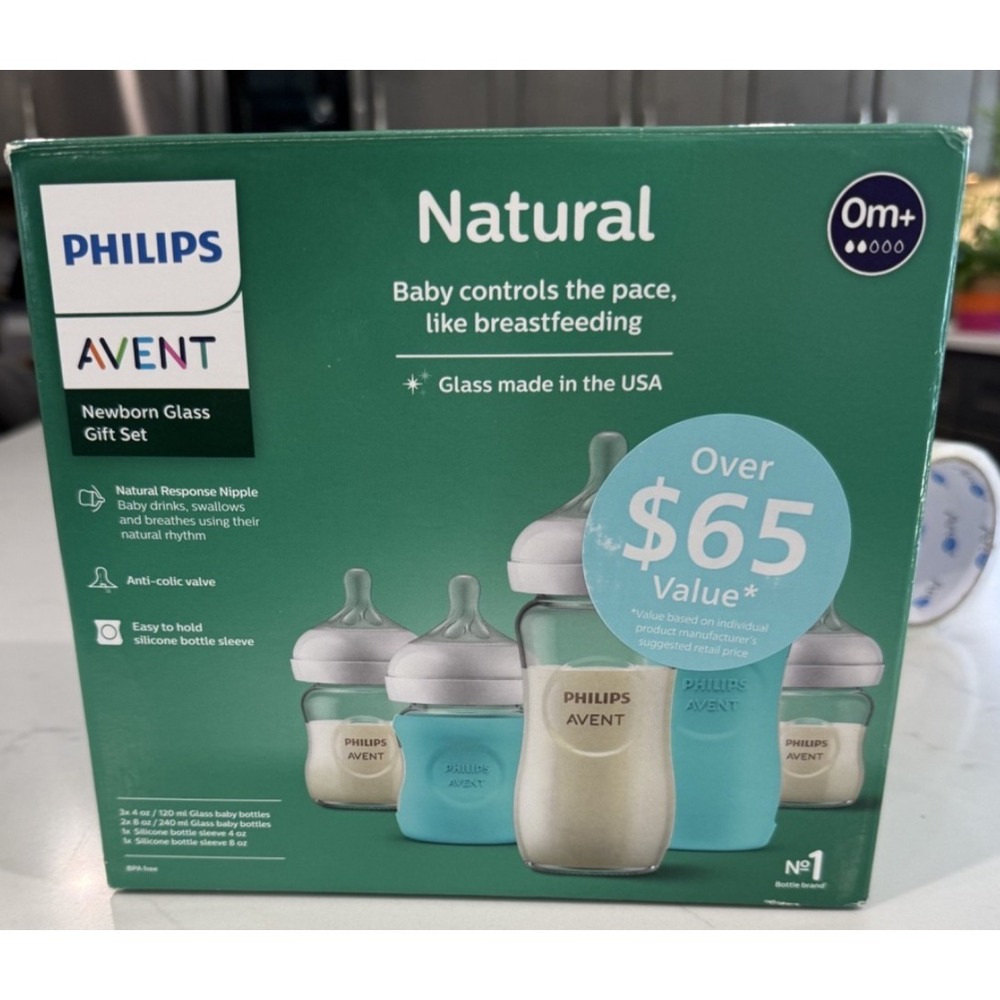 Philips Avent Natural Newborn Glass Bottles 3-4oz 2-8oz. Silicone Sleeves NEW